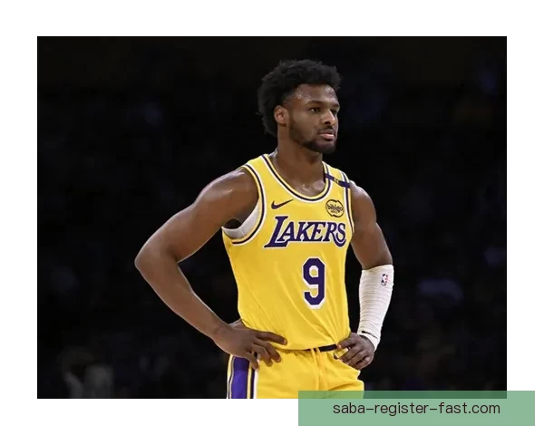 布朗尼豪取26分7篮板5助攻率南湾湖人取胜 老詹社媒点赞布朗尼表现杰出